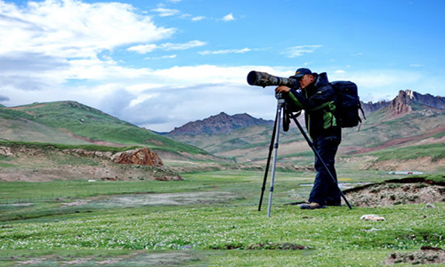 <b>便携式UPS电源，户外摄影电力保障</b>