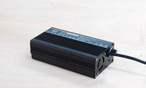 <b>蜜桃网站入口池厂家教你如何选购锂离子电池充电器</b>