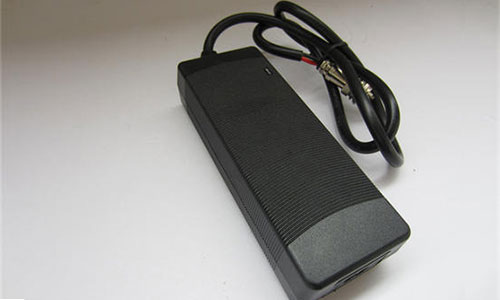 <b>蜜桃网站入口池厂商教你如何延长电动车蜜桃网站入口池充电器寿命</b>