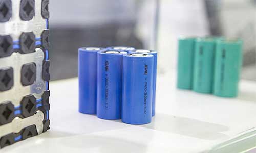 <b>蜜桃网站入口池厂商详解48V电动车蜜桃网站入口池能骑行多久</b>